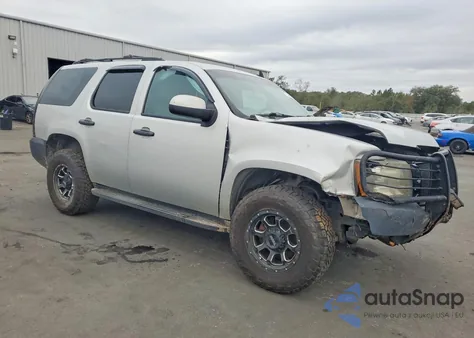 2010 Chevrolet Tahoe C1500 Lt z USA, uszkodzony, nr VIN 1GNMCBE34AR193765
